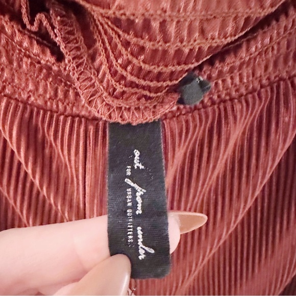 Urban Outfitters Pleated Rust Shiny Pants Elastic Waistband - Picture 3 of 7